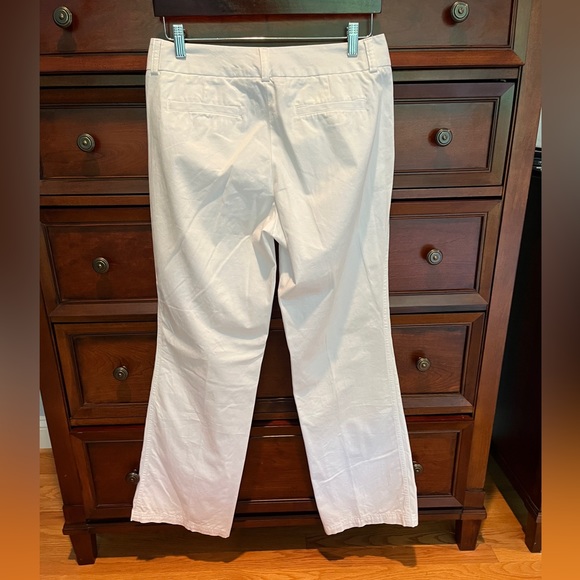 🔥Dockers Low Rise Slightly Curvy Khakis White Pants 6 Reg - Picture 2 of 12